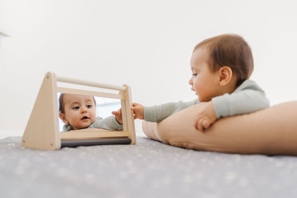 The Benefits of Mirror Play for Baby