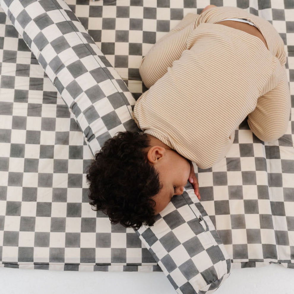 Checker Pepper Support Pillow