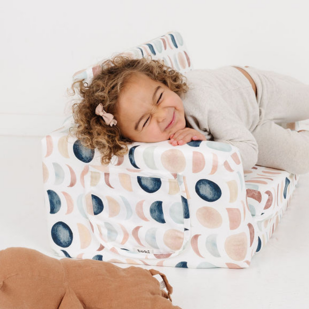 Lunar Phases Play Couch